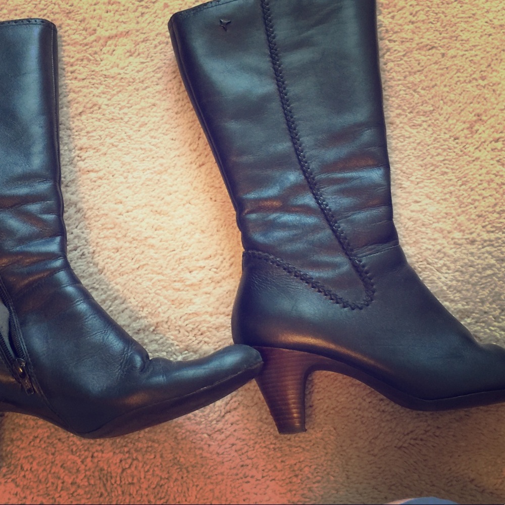 Pikolinos sleek Mid calf black boots